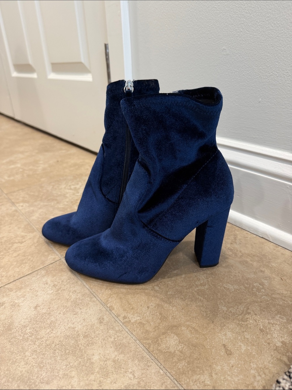 Steve Madden Women's Blue Velvet Block Heel Ankle Boots, Size 7.5